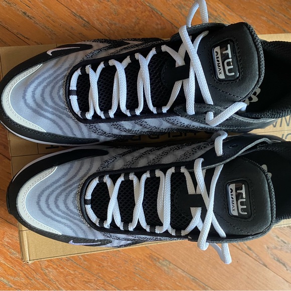 Nike AirMax TW - Picture 2 of 7